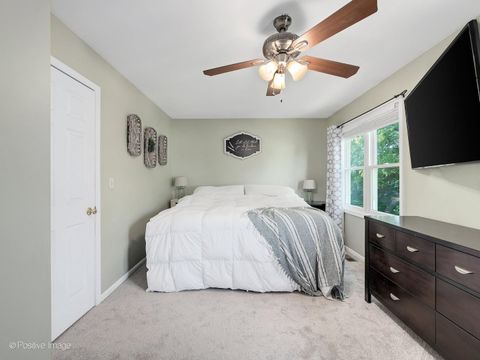 Tiny photo for 877 Manchester Course, Geneva, IL 60134 (MLS # 12662208)