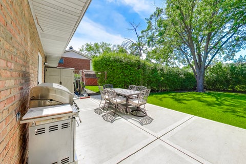 Tiny photo for 9448 N Oak Avenue, Des Plaines, IL 60016 (MLS # 12665692)