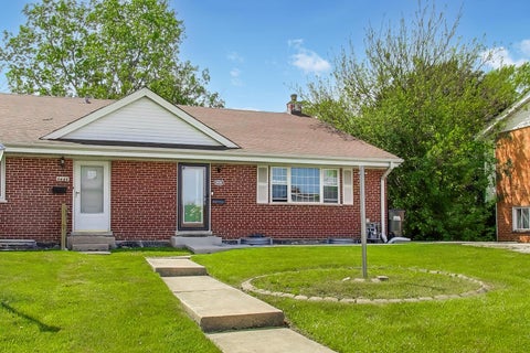 Photo of 9448 N Oak Avenue, Des Plaines, IL 60016 (MLS # 12665692)