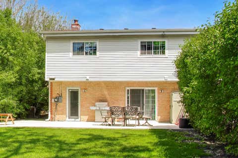 Tiny photo for 9448 N Oak Avenue, Des Plaines, IL 60016 (MLS # 12665692)