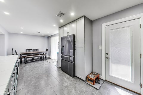 Tiny photo for 9448 N Oak Avenue, Des Plaines, IL 60016 (MLS # 12665692)