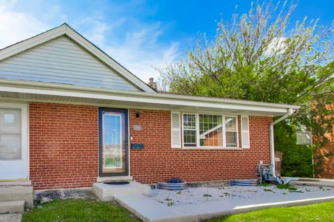 Tiny photo for 9448 N Oak Avenue, Des Plaines, IL 60016 (MLS # 12665692)