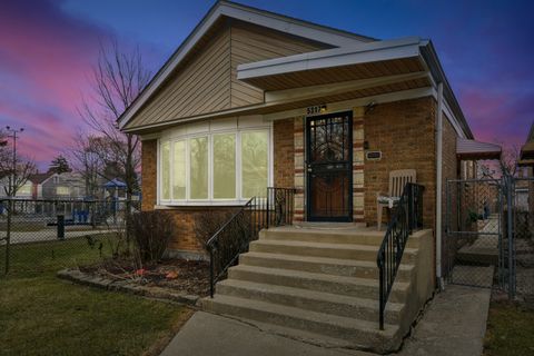 Tiny photo for 5317 S Hamilton Avenue, Chicago, IL 60609 (MLS # 12549554)