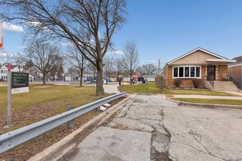 Tiny photo for 5317 S Hamilton Avenue, Chicago, IL 60609 (MLS # 12549554)