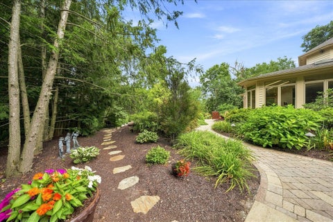 Tiny photo for 39 Edinburgh Street, Valparaiso, IN 46385 (MLS # 12796565)