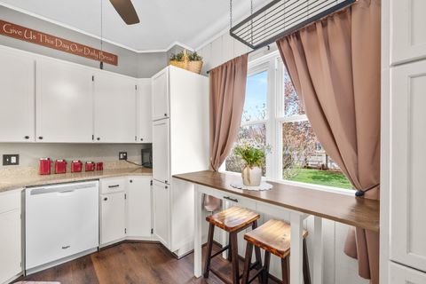 Tiny photo for 155 Maple Street, Sugar Grove, IL 60554 (MLS # 12628001)