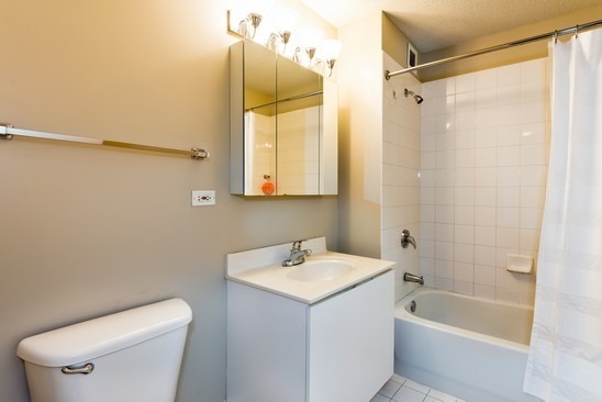 2 E Erie Street 3801