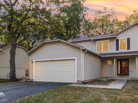 Photo of 1201 Oak Ridge Drive, Streamwood, IL 60107 (MLS # 12489607)
