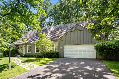 Photo of 14 Bristol Court, Lincolnshire, IL 60069 (MLS # 12684062)