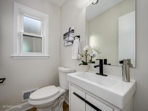 Tiny photo for 932 N Wheeling Road, Mount Prospect, IL 60056 (MLS # 12513749)