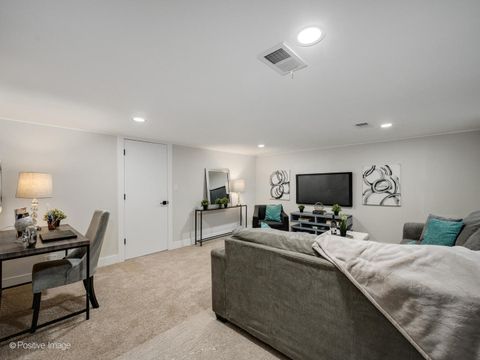 Tiny photo for 932 N Wheeling Road, Mount Prospect, IL 60056 (MLS # 12513749)