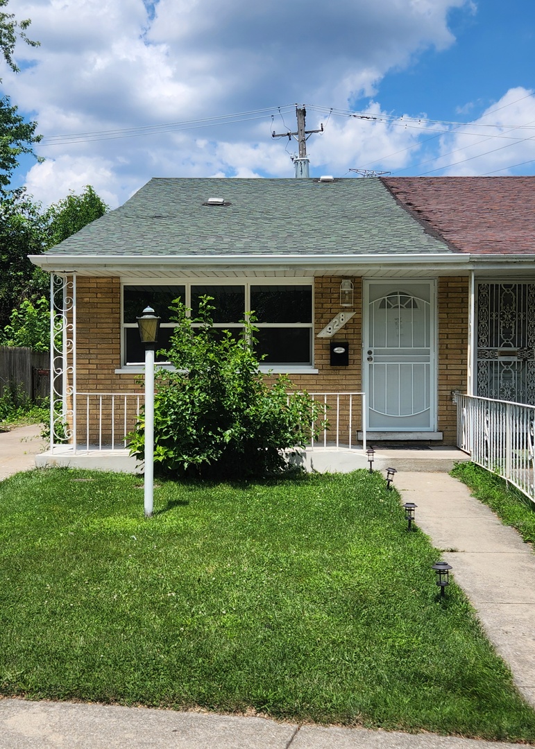 View Chicago, IL 60643 townhome