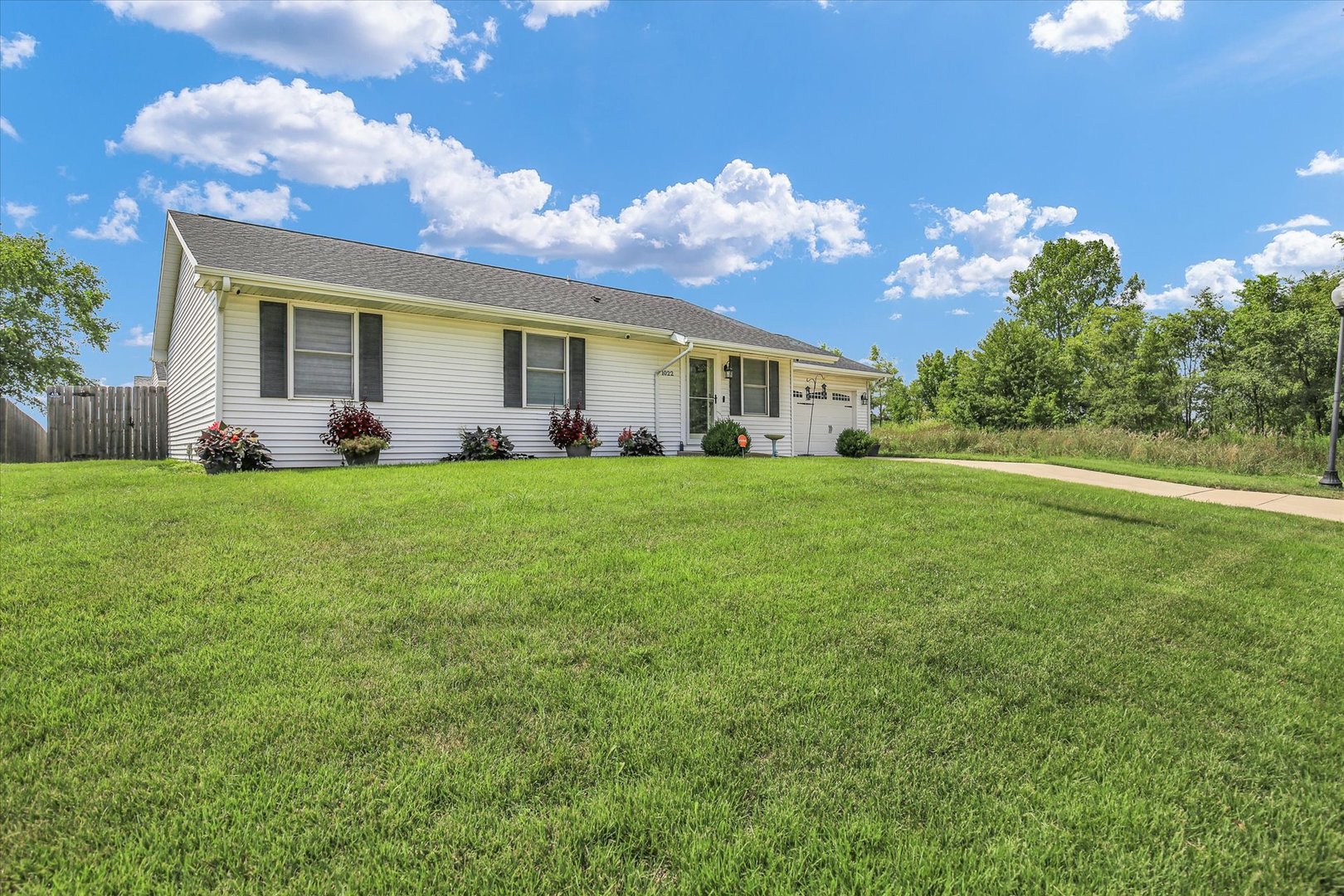 1022 N Fox Run