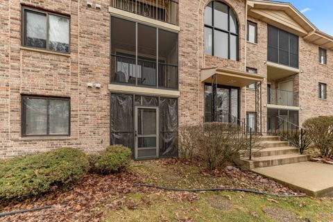 Tiny photo for 4926 134TH Street #204, Crestwood, IL 60418 (MLS # 12583490)