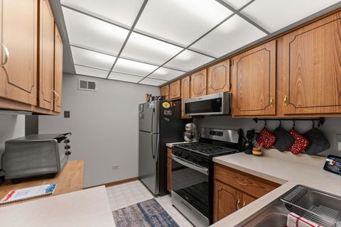 Tiny photo for 4926 134TH Street #204, Crestwood, IL 60418 (MLS # 12583490)