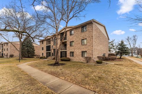 Tiny photo for 4926 134TH Street #204, Crestwood, IL 60418 (MLS # 12583490)