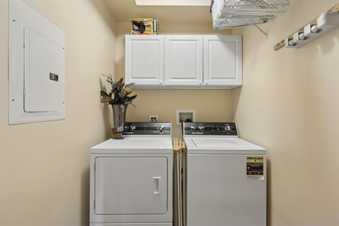 Tiny photo for 787 Graceland Avenue #202, Des Plaines, IL 60016 (MLS # 12565806)