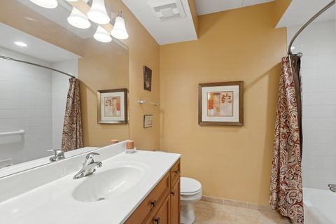 Tiny photo for 787 Graceland Avenue #202, Des Plaines, IL 60016 (MLS # 12565806)