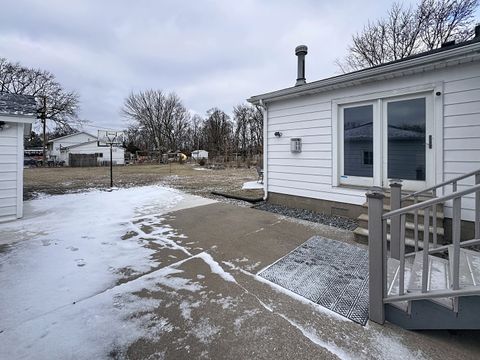 Tiny photo for 513 40th Street, East Moline, IL 61244 (MLS # 12560284)