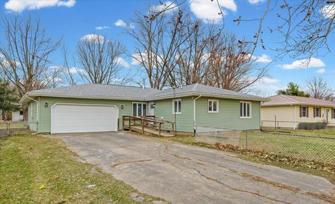 Photo of 10 E Locust Street, Ashmore, IL 61912 (MLS # 12537329)