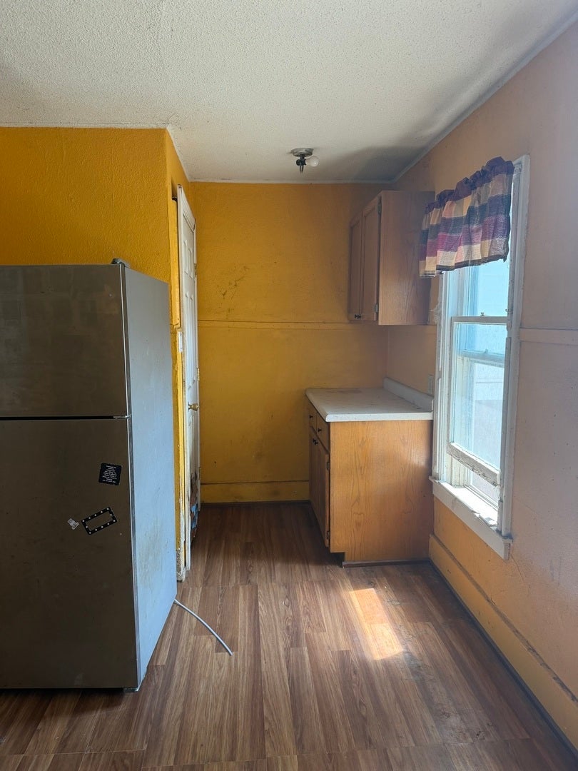 717 RAILROAD Street
