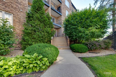 Tiny photo for 467 Hiawatha Trail #106, Wood Dale, IL 60191 (MLS # 12746628)