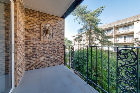 Tiny photo for 467 Hiawatha Trail #106, Wood Dale, IL 60191 (MLS # 12746628)