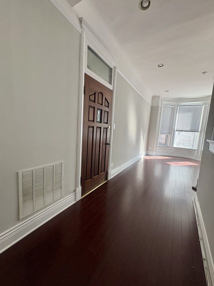 12 W Chestnut Street 3