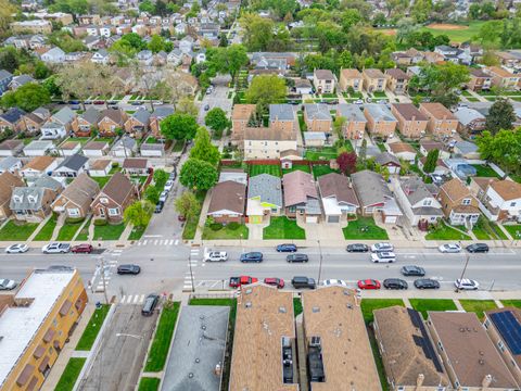 Tiny photo for 6139 W Gunnison Street, Chicago, IL 60630 (MLS # 12636576)