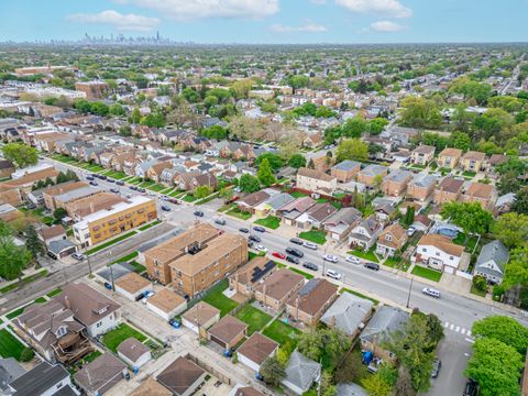 Tiny photo for 6139 W Gunnison Street, Chicago, IL 60630 (MLS # 12636576)