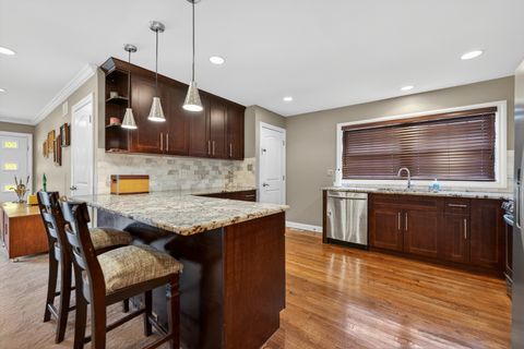 Tiny photo for 6139 W Gunnison Street, Chicago, IL 60630 (MLS # 12636576)