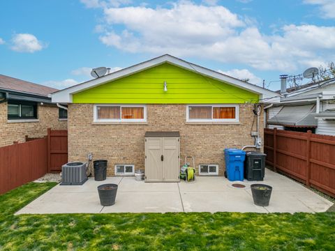 Tiny photo for 6139 W Gunnison Street, Chicago, IL 60630 (MLS # 12636576)