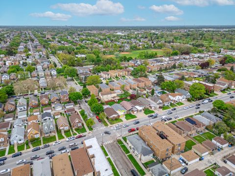 Tiny photo for 6139 W Gunnison Street, Chicago, IL 60630 (MLS # 12636576)