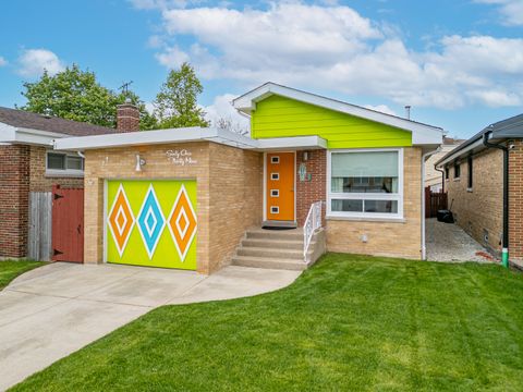Tiny photo for 6139 W Gunnison Street, Chicago, IL 60630 (MLS # 12636576)