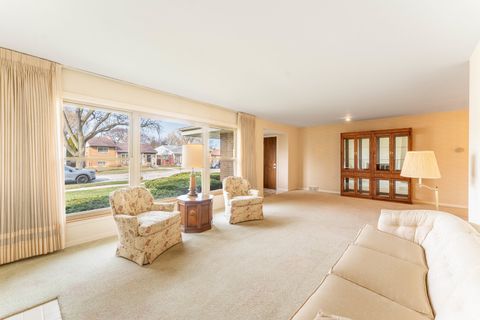 Tiny photo for 3835 W Jarlath Street, Lincolnwood, IL 60712 (MLS # 12584569)