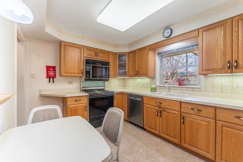 Tiny photo for 3835 W Jarlath Street, Lincolnwood, IL 60712 (MLS # 12584569)