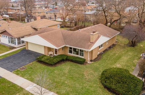 Tiny photo for 3835 W Jarlath Street, Lincolnwood, IL 60712 (MLS # 12584569)