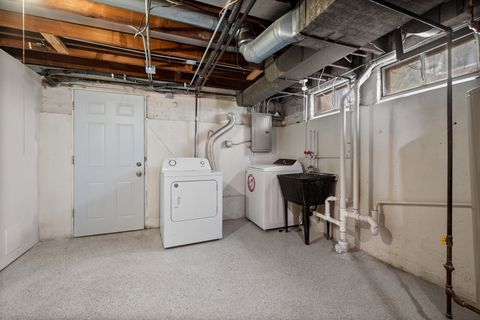 Tiny photo for 2734 W Fargo Avenue, Chicago, IL 60645 (MLS # 12627571)