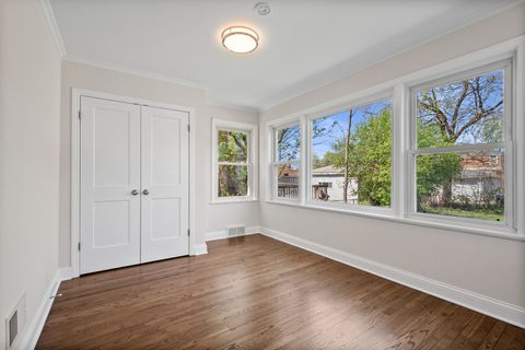 Tiny photo for 2734 W Fargo Avenue, Chicago, IL 60645 (MLS # 12627571)