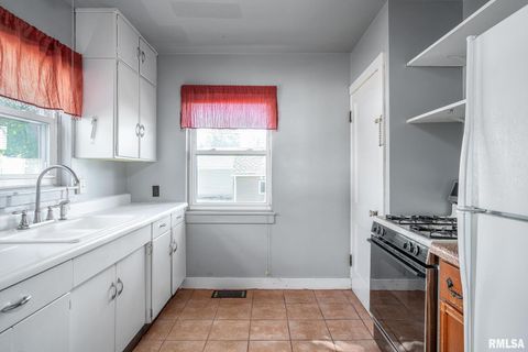 Tiny photo for 1922 N PINE Street, Davenport, IA 52804 (MLS # QC4267814)