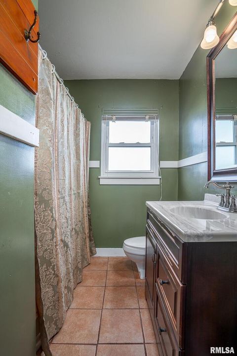 Tiny photo for 1922 N PINE Street, Davenport, IA 52804 (MLS # QC4267814)