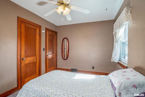 Tiny photo for 1922 N PINE Street, Davenport, IA 52804 (MLS # QC4267814)