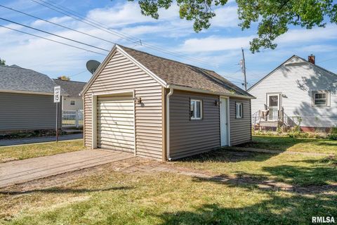 Tiny photo for 1922 N PINE Street, Davenport, IA 52804 (MLS # QC4267814)