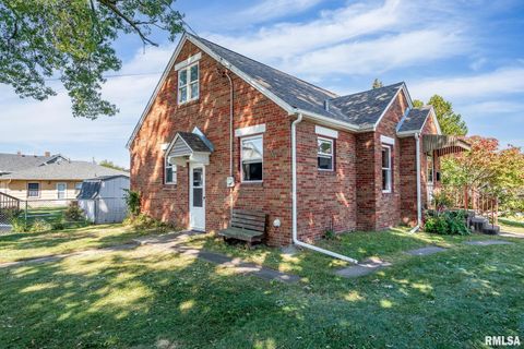 Tiny photo for 1922 N PINE Street, Davenport, IA 52804 (MLS # QC4267814)
