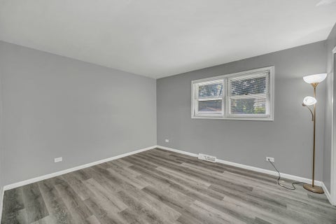 Tiny photo for 421 E COURTLAND Street, Mundelein, IL 60060 (MLS # 12702556)