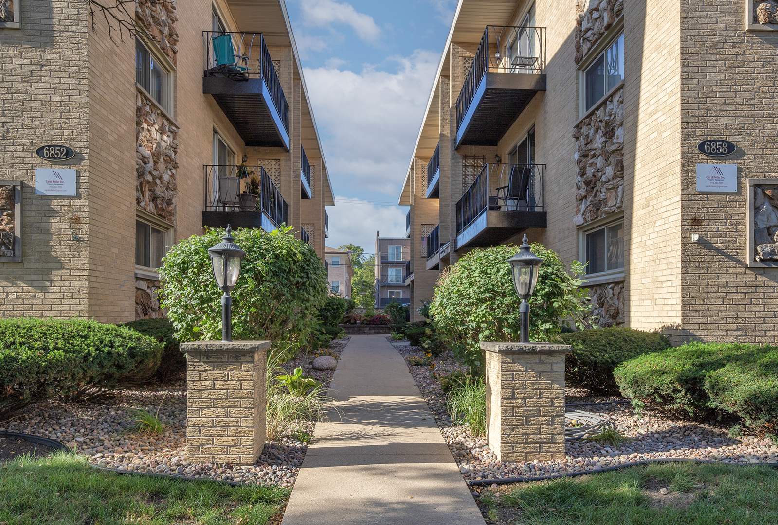 6852 N Northwest Highway 2B