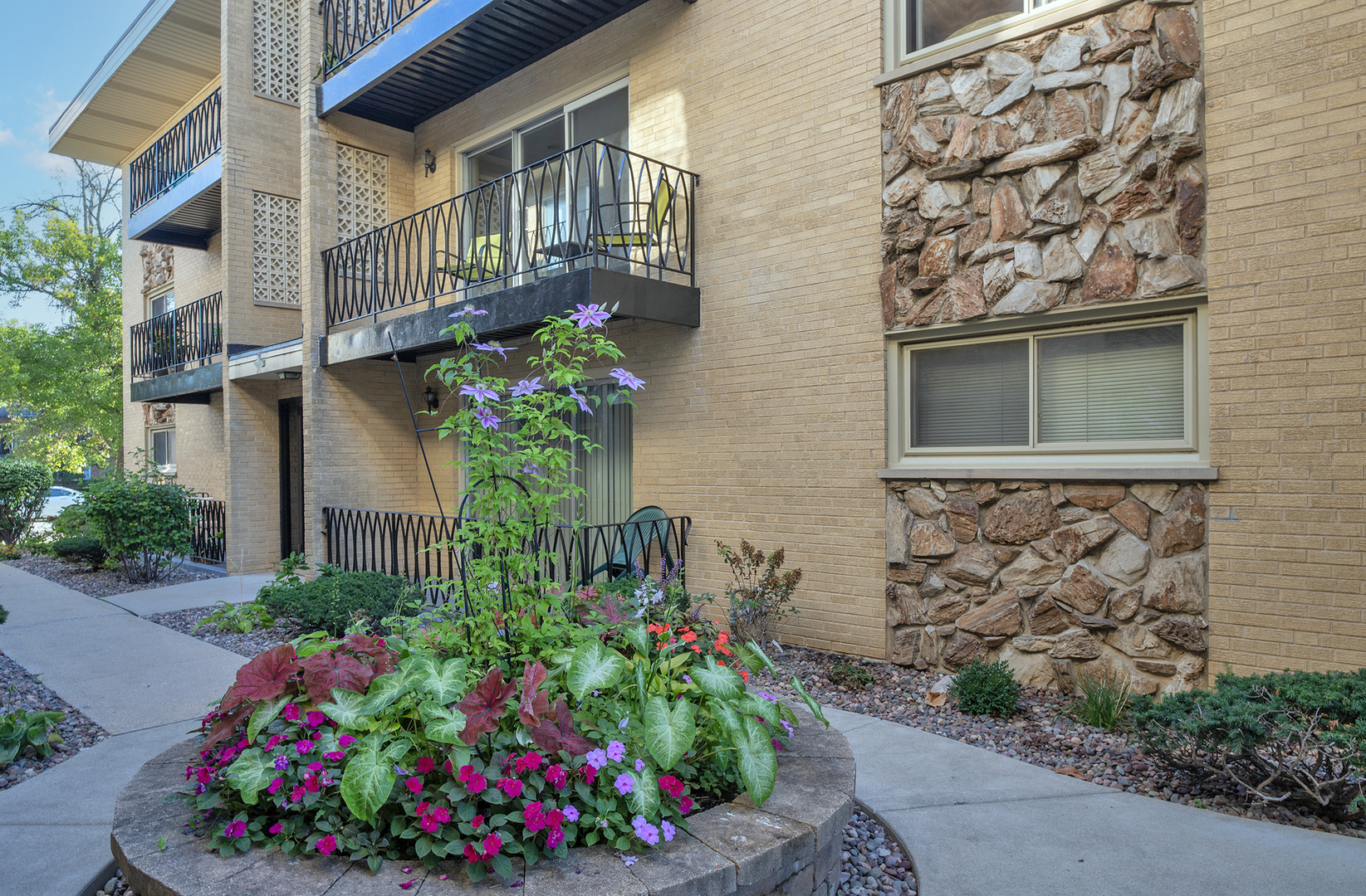 6852 N Northwest Highway 2B