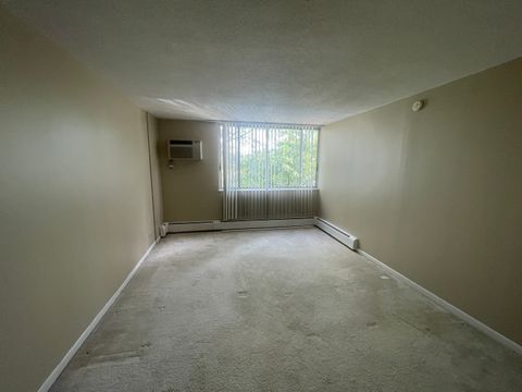 Tiny photo for 2222 S Stewart Avenue #5C, Lombard, IL 60148 (MLS # 12463028)