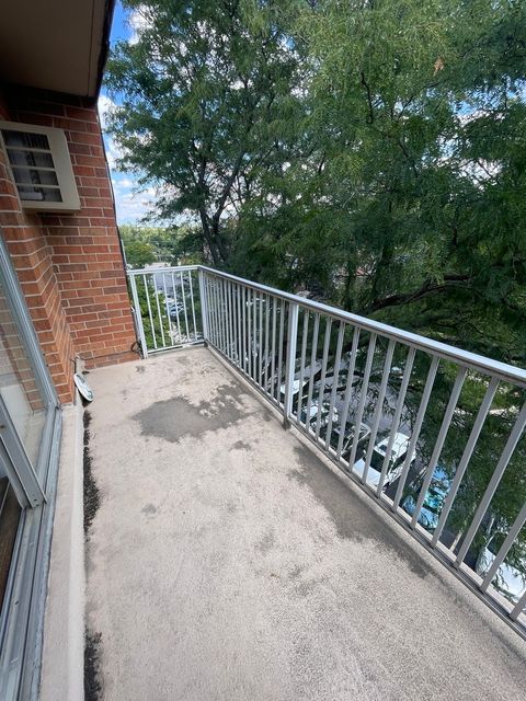 Tiny photo for 2222 S Stewart Avenue #5C, Lombard, IL 60148 (MLS # 12463028)