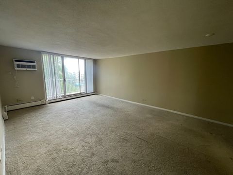 Tiny photo for 2222 S Stewart Avenue #5C, Lombard, IL 60148 (MLS # 12463028)